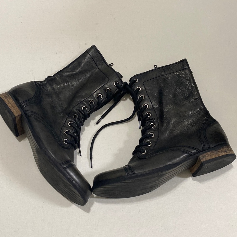 Steve Madden combat boots in size 8.5